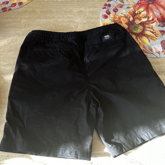 New without tags! Black vans kids shorts with “range” elastic waist - Picture 3 of 4